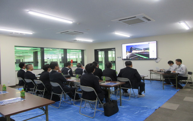 0618工場見学　説明.jpg